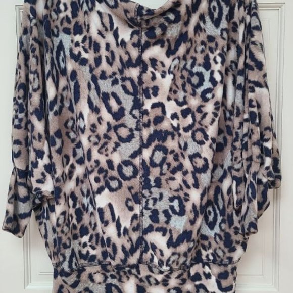 NWT Soft Dolman Sleeve Brown and Blue Top by Easel - Size Small - Picture 3 of 5